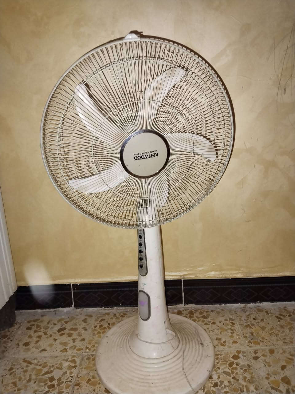 كلهن شيلة وحدة 425 
الاجهزة شغالات شركة ما داخلات تصليح ما عدا المروحة زر التشغيل عاطل ومبدل 
ما ينباعن مفرد


**إذا كنت صاحب هذا الإعلان وتريد حذفه لأي سبب، رجاءا أرسل رسالة إلى الدعم الفني**