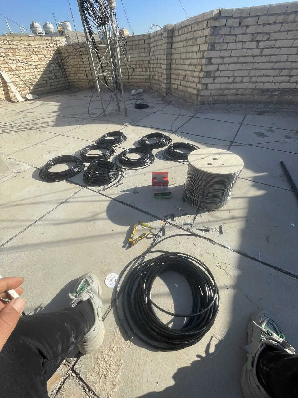 كادر بغداد
ترتيب راكات وترتيب الابراج 
صيانه ونصب وتفصيخ الابراج 
توجيه جميع لنكات 
للاتصال 
***********واتساب
