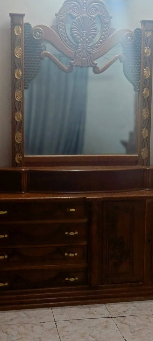 ميز مراية وجرباية وكوميديات ٢  وزاوية تزكام نظيفات جدا للبيع السعر مناسب


**إذا كنت صاحب هذا الإعلان وتريد حذفه لأي سبب، رجاءا أرسل رسالة إلى الدعم الفني**