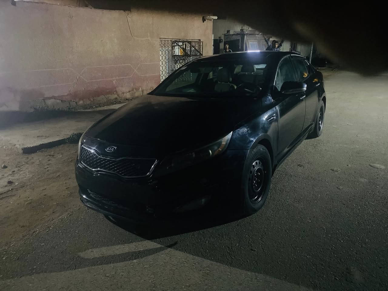 السلام عليكم  سيارة بيه حرك  على وضعها للبيع اوبتما 2013امريكي  سيارة فول مواصفات أعلى فئه بصمه بانوراما كشنات جلد  رقم ذي قار  سنويه 2030  تحويل ثاني يوم سيارة بيه حرك ابيع على وضعيته سيارة اتصل على رقم ***********
