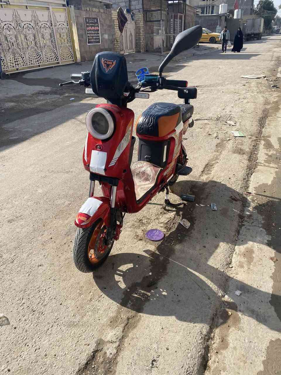 سلام عليكم دراجه شحن للبيع اكس 900 
لايت عالي ناصي اشاير يمنه يسره مكان بغداد الدوره أبو دشير 
السعر 550 وبيها مجال الرقم ***********💁🤍
