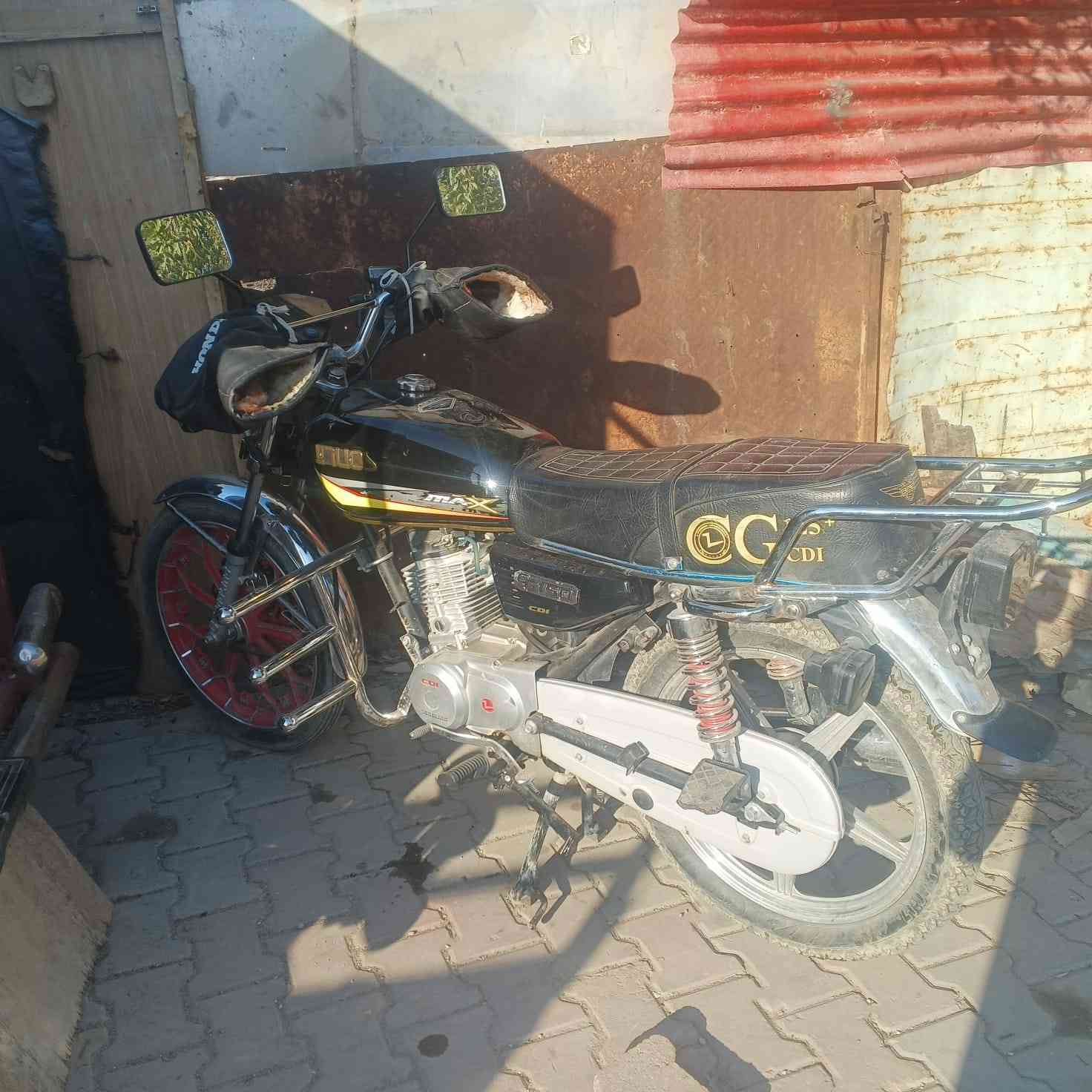 سلام عليكم من رخصة الادمن دراجه ٤كير تايرات جوبلس مكينه ناعمه ما مفتوه برغي موديل 24 نضام بصمه كهربائيات كلها شغاله سعره 400قفل محتاج وريد ابيع العنوان الحسينية الراشديه ***********
