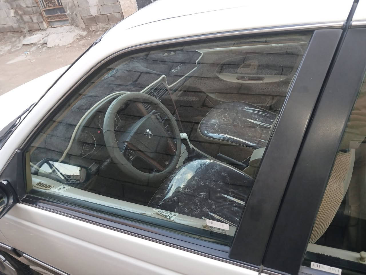 السلام عليكم بيجو باص موديل ٢٢ ماشية ٣٢الف حقيقي سياره مكفولة كفالة عامة تخم تاير باتري جديد صدر جديد خلفي وامامي مكينة لاصرف ولاتخبخير العنوان بغداد المدينة***********
