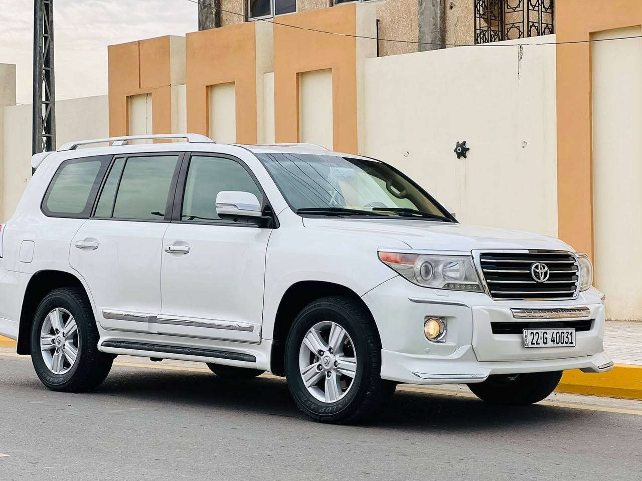 السلام عليكم للبيع لاندكروز موديل 2013
رقم اربيل. دولي بأسمي
 
فول مواصفات 1/1 سياره جديده 

بريم باب اول 8 ايرباك. كشن كهربائي

محرك V6  مواصفات معروفه

مكفوله كفاله عامه 

محرك. كير شرط كفاله 

حت الاسبير مانازل  
 
ماشيه 157  الف حقيقي 

تخم تاير جديد

السعر 370  وبيه مجال
المكان: الانبار الفلوجه حي العسكري
رقم الهاتف:***********
