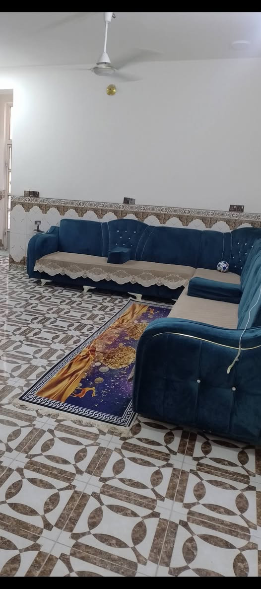 السلام عليكم ديوان تسكام لبيع نضيف عشر مقاعد مكانه محاويل الاتصال عل ***********
