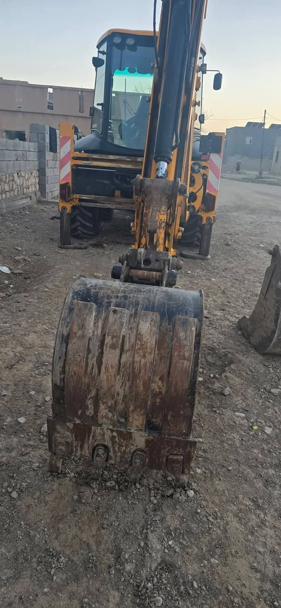 السلام عليكم ،، اخوان مكلف بالنشر 
حفارة جي سي 2012 فور ويل 
دبل اكسل ...
مكان الحفارة الانبار القائم الرمانة
رقم الهاتف ***********
أكرر، مكلف بالنشر اتصل عالرقم الموجود 
واخذ تفاصيل كاملة والله يسهل للبايع والشاري
أدمن وافق
