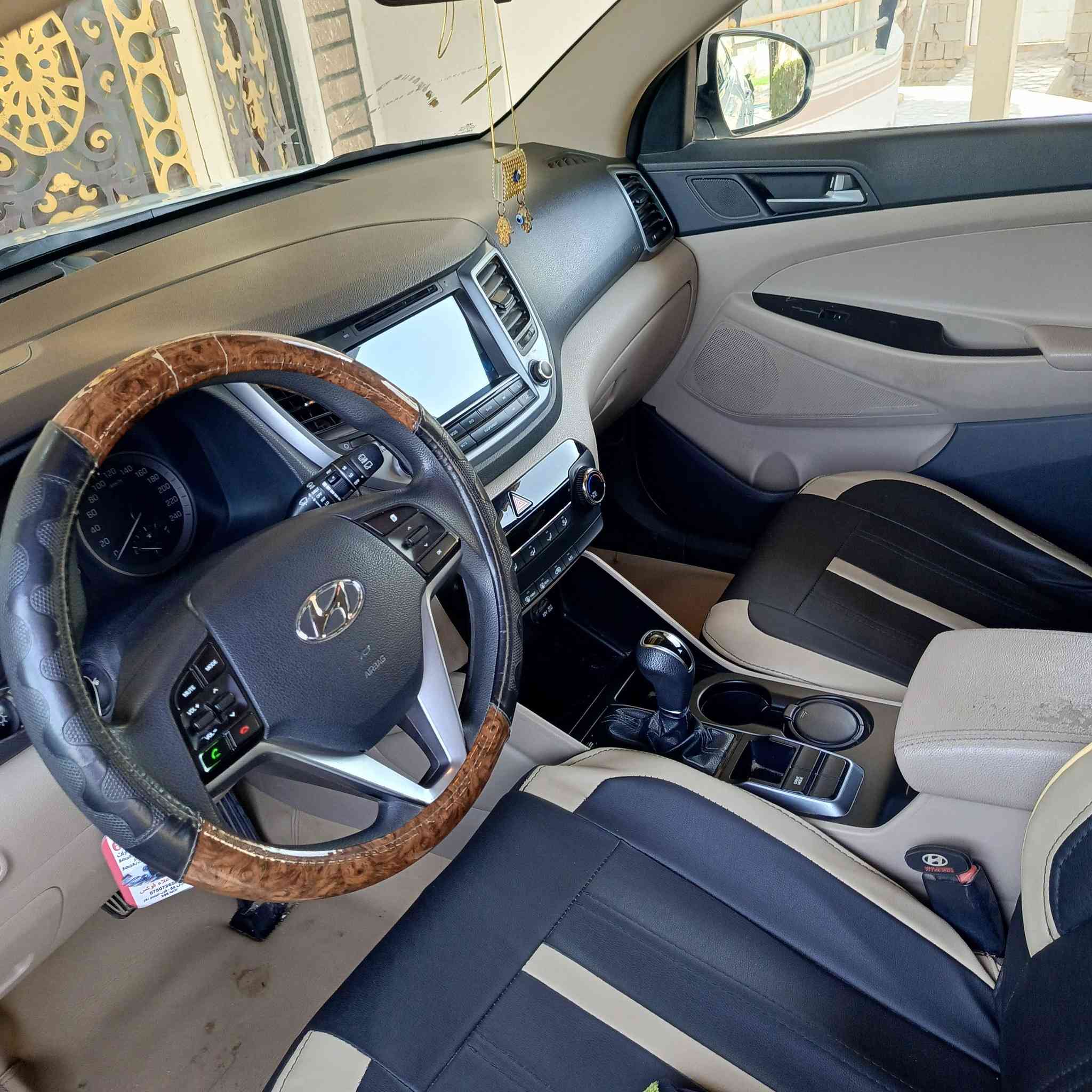 السلام عليكم توسان للبيع موديل 18 خليجي 
#كفاله عامه كير محرك حداديه كله على وضع الشركة محرك 2000 دوش المرغوب مواصفات تحكم ستيرن جهتين تبريد قطعتين شاشه لمس شحن جهاز ذكي كتلوكات الشركه بيها سبيرها ما نازل مال شركه السياره اخت الزيرو رقم انكليزي جديد ماشيه 78 كيلو متر سويجين بيها السيارة بأسمي تحويل مباشر وين ما يعجبك افحص السعر 205 وبيها مجال ميعجبك السعر اعبر المنشور بكلمة يالله اي استفسار اتصل ***********
