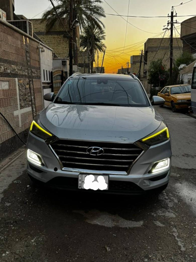السلام عليكم
توسان للبيع 

موديل 2019

ماشية 42mi

اللون رصاصي 3D مميز♈️ 

سيارة جاهزه من كلشي ✅️

محرك 4 سلندر 2400 GDi🔥
بصمة تشغيل 
دفع رباعي السيارة 
مواصفات 

رادار امامي مانع لصدمات 

مانع انزلاق

تحديد مسار

هاند بريك بصمة 

                                             Drive mode

توقف ذاتي 

نظامين اقتصادي/ وسبورت

السيارة طستها ناعمة ويل 18

الضرر::

بنيد صبغ بدون دواخل حتى الدعاميه نفسها مصلحه

رقم بغداد 

لتواصل _***********_ واتساب
