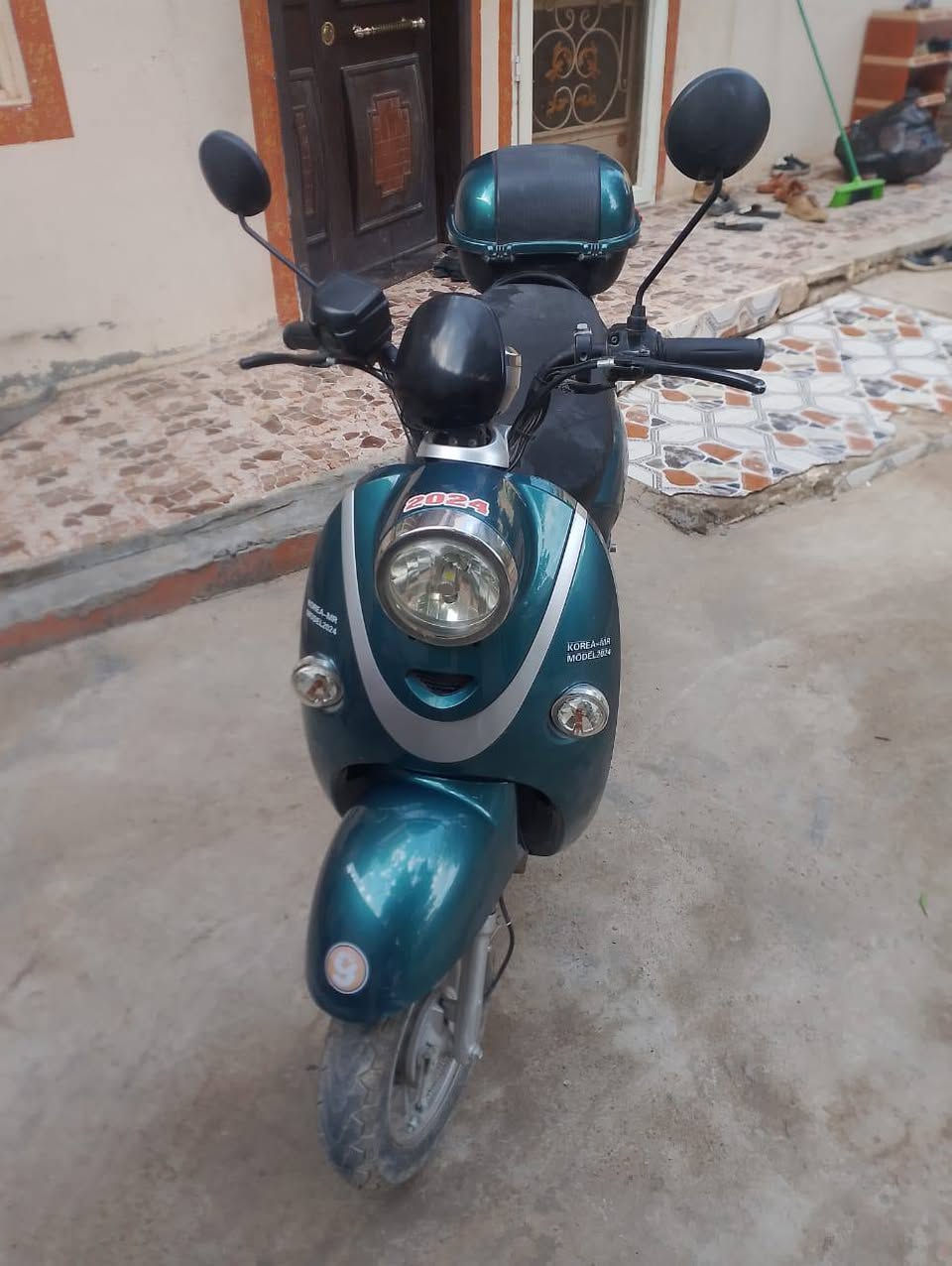 السلام عليكم شباب هاذي دراجه شحن للبيع مكفول كفاله عامه هذا رقم صاحب الدراجه او بيك خير او تدلل ***********
