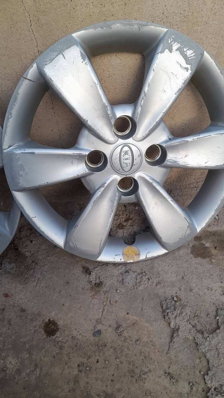 السلام عليكم
كبات كيه ريو للبيع جديد بس يحتاج صبغ واحد بي فطر صغير السعر 80 وبيها مجال رقم ***********   مكان موصل
