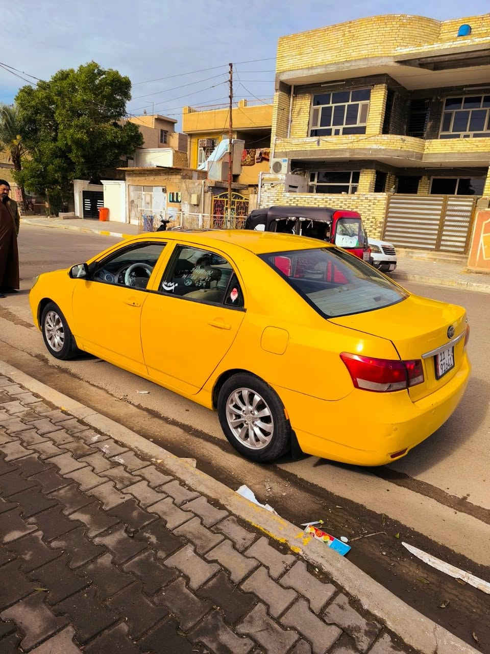 السلام عليكم بي وايدي 2013 كفالة عامة كير عادي مكينه وكير وصدر كله جديد رقم بغداد دولي بأسمي فقط طخة بال جاملغ الخلفي ومصحة ولباقي كفاله سعرها 52 غير متواجل عل فيس ***********
