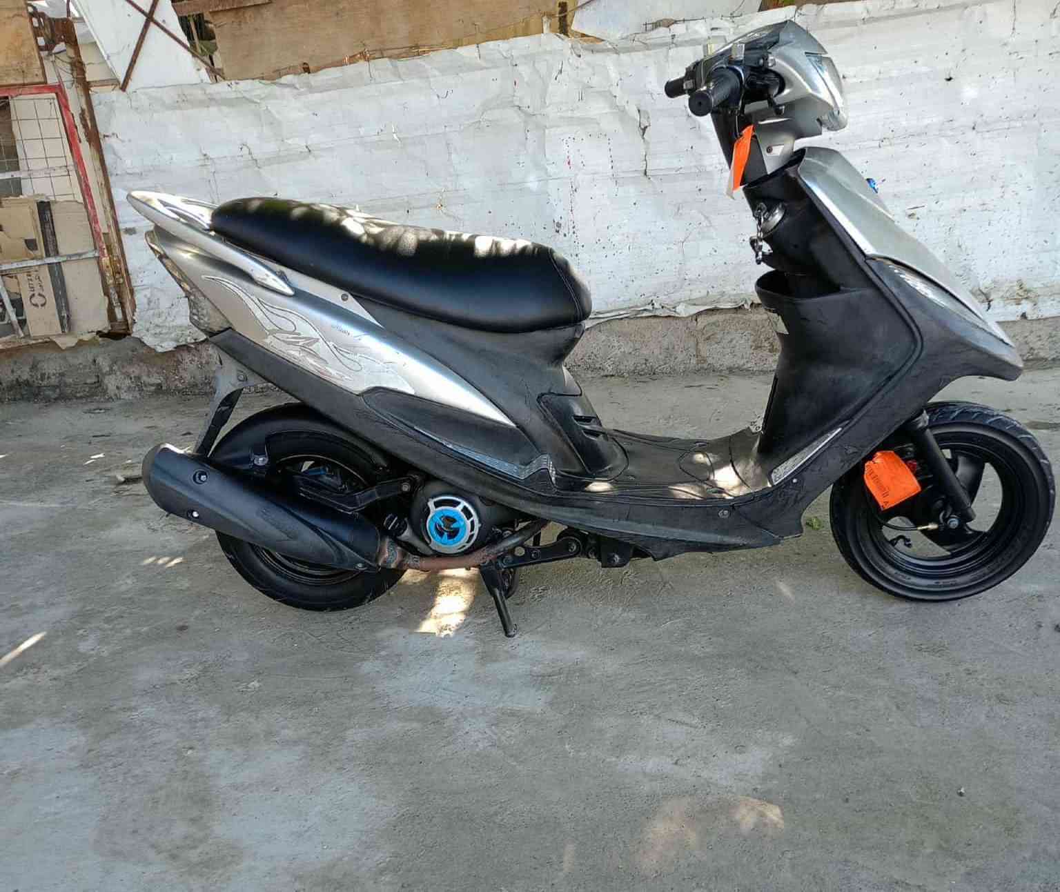 السلام عليكم ماكس عدله للبيع دراجه كامله مكمله بدون نواقص مكينه خرسه كفرات مختم كلها نكره سلف بكل وكت مكانى ديالى بعقوبه الاستفسار الاتصال بالرقم ***********
