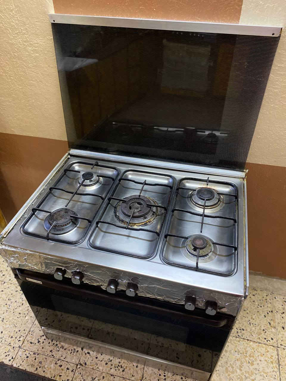 للبيع طباخ عشتار الاصلي شغال السعر 200الف 
حي القدس 

***********
