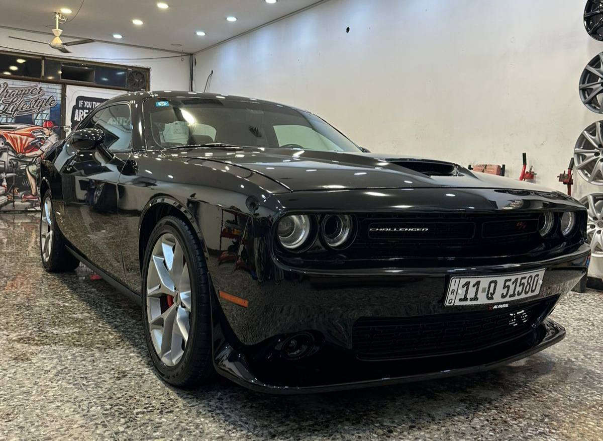 جالنجر GT 2023  لاست كول 
ماشيه ١٧ الف كيلو  دفع خلفي 
كامره خلفيه
حساسات خلفيه 
تشغيل عن بعد
نظام صوت الباين
بصمه ابواب
مرقمه بغداد وجاهزه من كلشي 
مكينه وگير وصدر كامله
السياره مصلحه كامله بامريكا مو بالعراق 
و سونارها موجود
حادثها امامي ٣ قطع 
جاملغات وبنيد
مكاني بغداد المنصور 
رقم ***********  ***********
