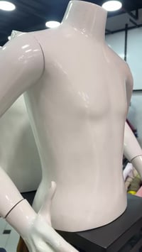 صدر أطفال • ١ سنة • ٨ سنوات