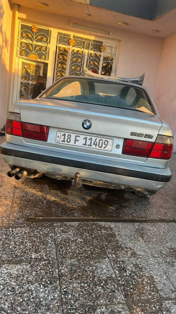 السلام عليكم BMW موديل 93 اصل سنويه بسمي رقم بابل الجديد محرك فانوس بيه بخار قليل كير جديد حداديه جديده بدون ضربه صبغ جماليه فتحه سقف مكان سياره حله مركز *********** السعر 60 $ بيه مجال
