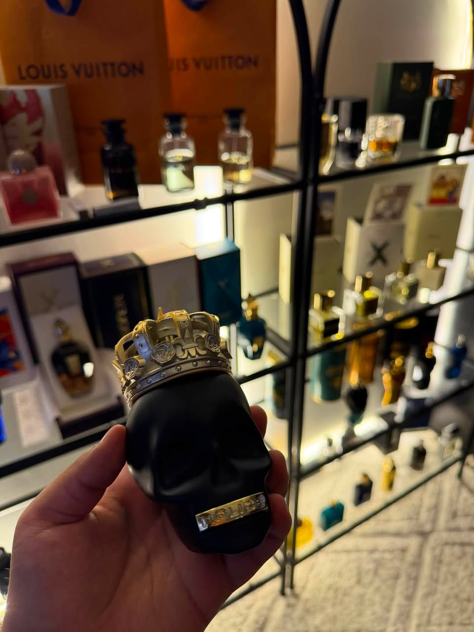 للبيع 
عطر بوليس مستخدم اقل ال ٥ مل 
وعطر كازومراتي منفستو مستخدم كما موضح
اصلي شرط الفحص
سعرهن ٣٠٠ الف 
للاتصال ***********
ماعندي توصيل مكاني بغداد
