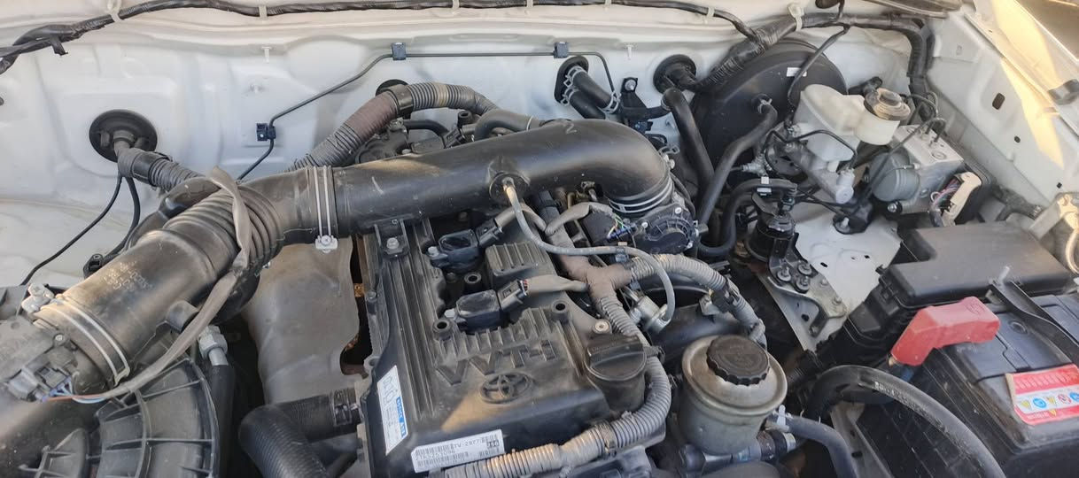 هاي لوكس موديل ٢٠١٣ سياره خير من الله سنويه حتى ٢٠٣١ كوبون بانزين كير محرك شرط مامفتوح لاصرف لابخار سياره بسمي شرط تحويل لو وكاله سياره بيها ٣ مكانات بارد باب سايق عيار سعرها ١٩٠ بيها اشويه مجال شراي خابرني ***********
