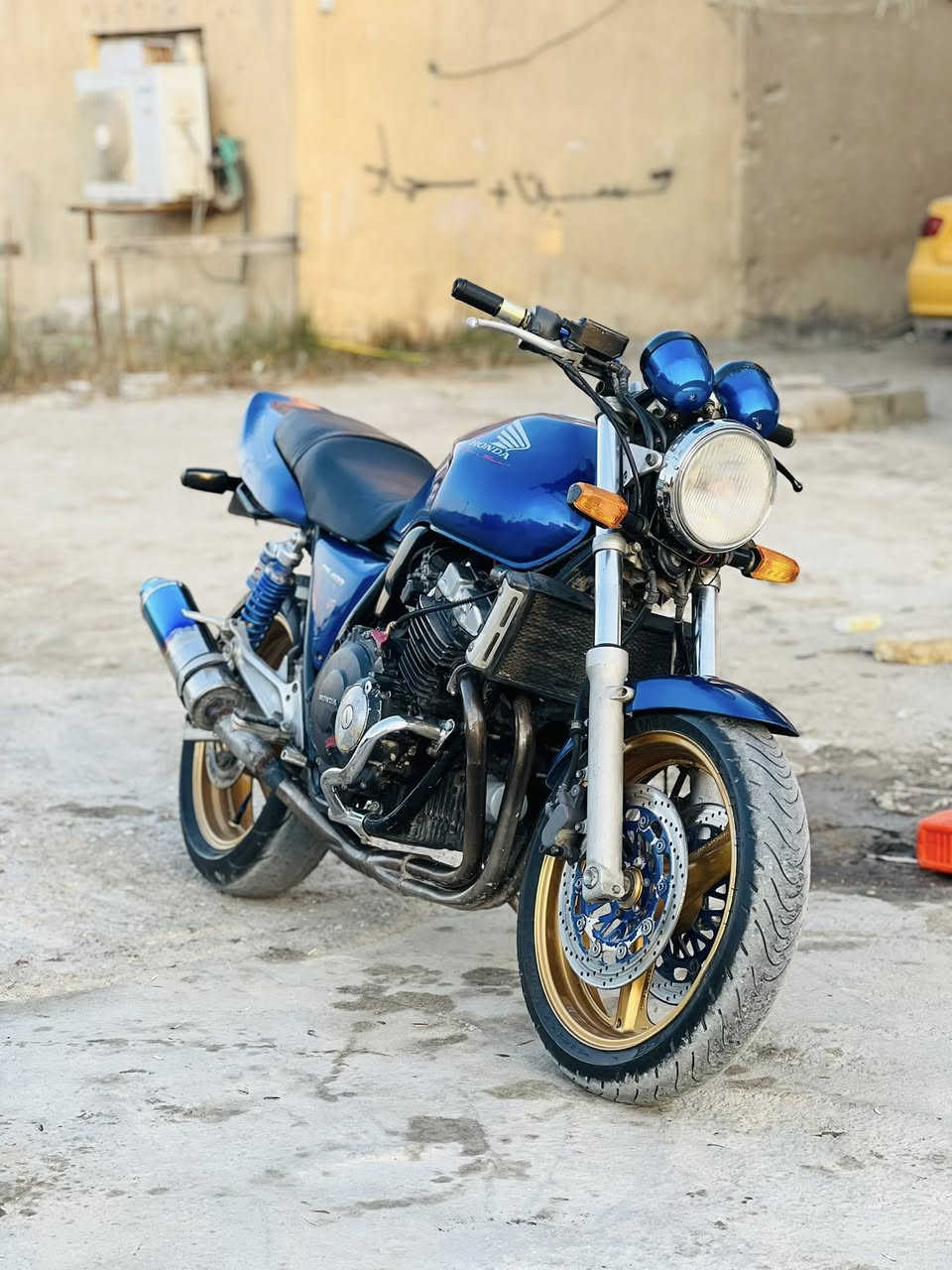 للبيع سيبي فور جيل اول مكينه مامفتوحه شلعه ومعدل. فول دراجه جاهزه ترايك وين ماتريدمكان ناصريه***********اوراق كامله كمرك منفيس جاهزه سعر ع لخاص
