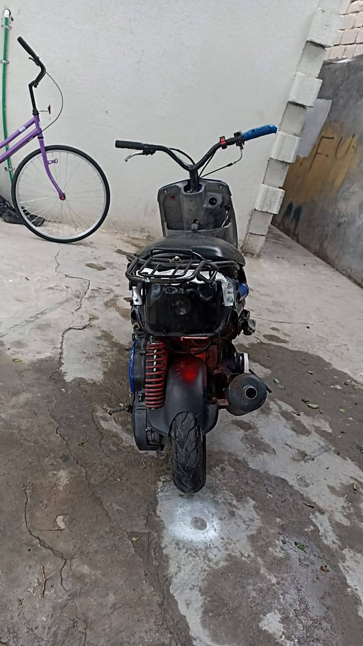 سلام عليكم دراجه ماكس قجمه للبيع الدراجه كهربايات كلها شغاله بس السلف تربط وايره والدراجه مبوشه 55 شلعه ومعدل تجي وتشوف بس الدراجه دخن السعر 300 وبيها مجال المكان/ بصره زبير

رقم الهاتف /***********
