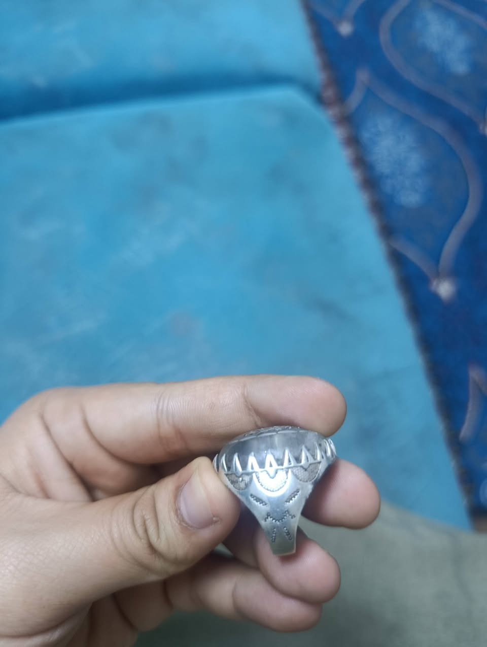 السلام عليكم 
مساكم الله بالخير واليمن والبركات إن شاء الله 
أخواني الأعزاء للبيع محبس در النجف منقوش علي ( صراط علي حق ) أمانة الله ورسوله بس شغله كلفني 40 ألف وتدرون المحابس صاعده 
متوفر توصيل إلى كُل مُحافظات العراق أجور التوصيل 5000 آلاف دينار للشركه مو أليه 
للتواصل : ***********
