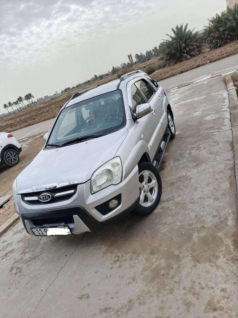 السلام عليكم
سبورتج 2009 خليجي رقم بغداد الدولي فول مواصفات TLX
واحد على واحد مكفول كفاله عامه حتى من البارد سونار موجود 
مكينة 2000 سياره جديده سعره 127 وبيه مجال مكان ديالى بعقوبة الاتصال *********** غير متواجد عل نت
