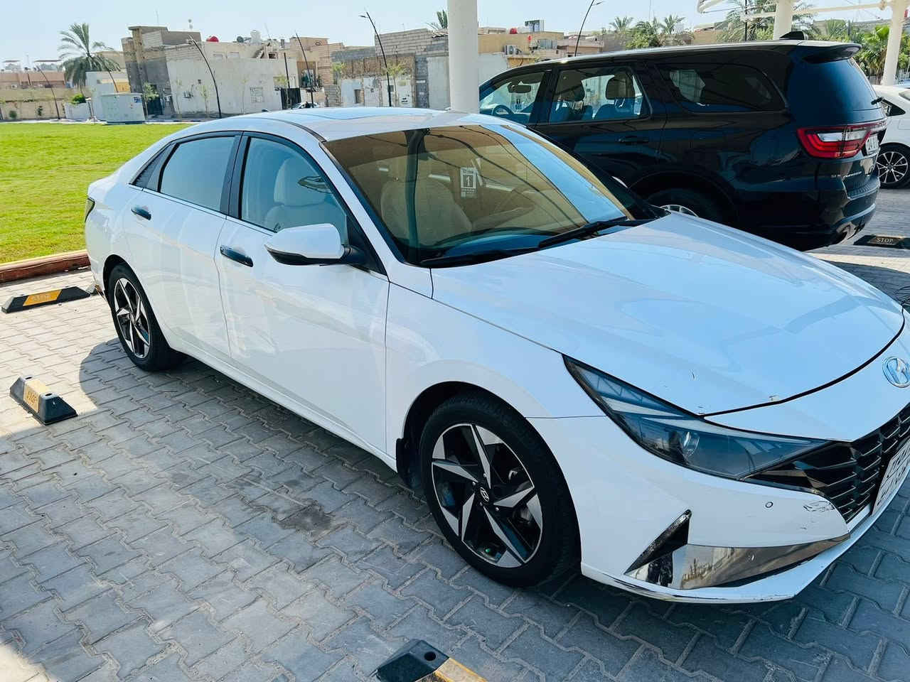 السلام وعليكم الإنترا خليجي موديل 21 محرك ألفين دوش فول مواصفات بصمه وفتحه وحساسات وللأخير مواصفاتها 
بيها أربع مكانات بارد قليل باقي كفاله عامه 
سنويه منتهيه السعر 148 بيها مجال قليل 
***********
