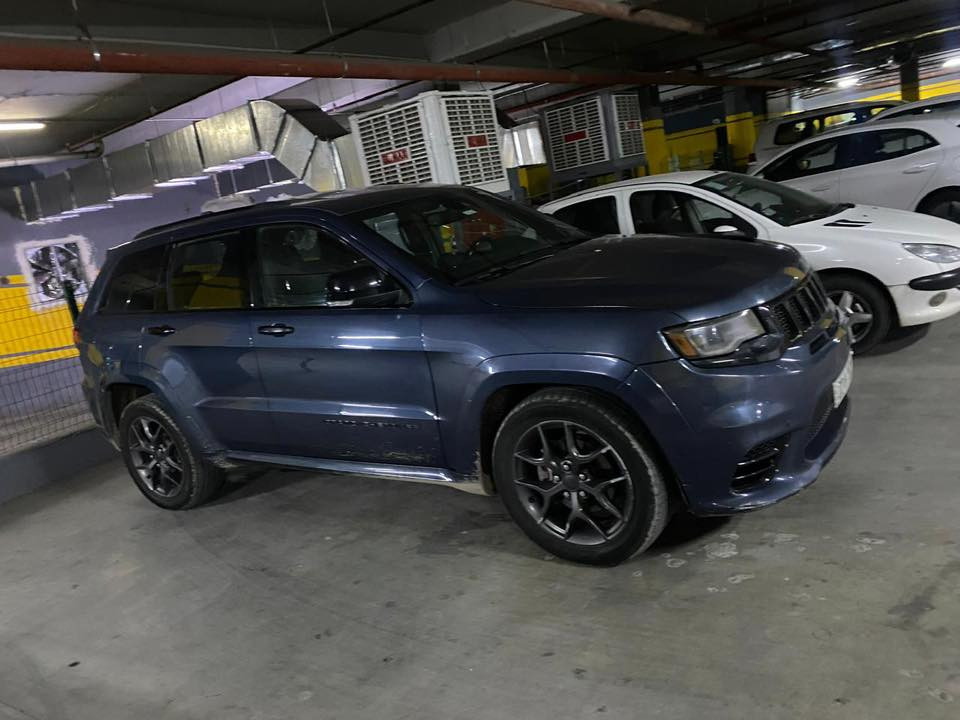 جيب موديل 2020 S  مواصفات فووول الفووول بيها صبغ كلير بامريكا 5 قطع بدون معجون بدون ضربه بدون ايرباك رقم اربيل اصولي بس مابيها لا تحويل ولا وكاله حاليا لان صاحبها مااخذها بلاقساط وبعد سنه يلا يكدر احول للاستفسار اكثر اتصل *********** السعر 160 للعلم السياره سعرها الاصلي 240 ورقه
