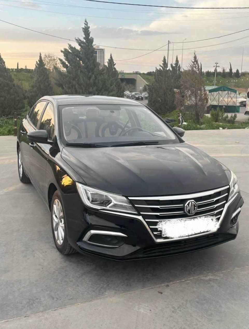 ئێمجی ٥ 
رەشی ناو زەرد 
مۆدێل ٢٠٢٤ ستاندارد 
کلین تایتل 
بێ بۆیاخ و بێ سارد 
دۆسەی کەمێک قۆپاوە 
تەزرەکوتی هەیە
٤٤٠٠٠ ڕۆشتووە 
شاشە گەورەو کامێرا 
تحدید سرعة 
هەزەو سەنەوی نوێیە 
ژ. مۆبایل *********** 
٩٥ وەرەقەو معامەلە أربيل, العراق
