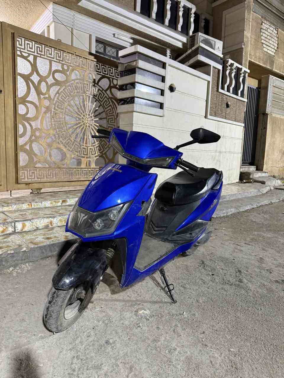 سلام عليكم
دراجة شحن الحجم الكبير للبيع 
كير 3 نمر 
بيهة 6 بطاريات
كهربائيات كلهة شغالة 
سرعة 53كم 
الدراجة بيهة طخة بسيطة مبينة بالصور 
السعر 650 وبيها مجال 
بغداد الزعفرانية شارع المعهد 
***********
