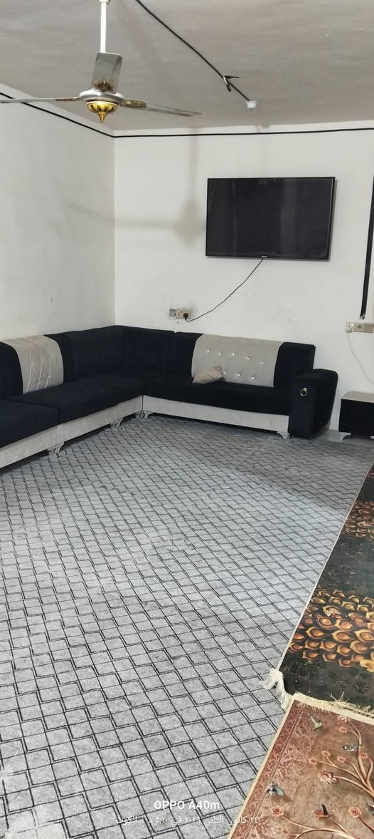 السلام عليكم
دونم للبيع في الزنابره   مع بيت قرفتين وهول ومطبخ وستقبال وحديقه طابو سند 25 تحويل مباشر الانتصال ***********
