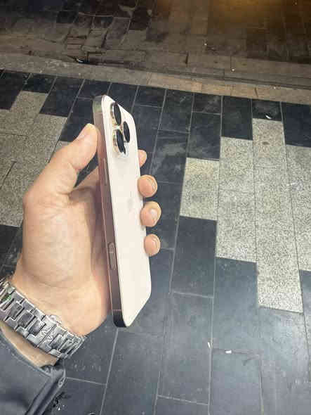 ايفون 16 برو ماكس بطارية 96‎%‎ نضيف جدا السعر 1350 وبي مجال ***********
