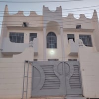 بلور • ٢٤٠م • ٥ غرف