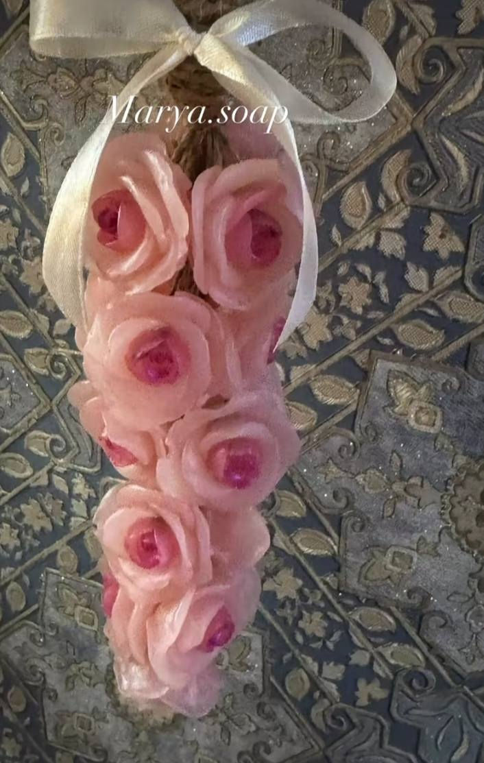 💙
✨🍇 صابون العنب الطبيعي 🍇✨
دللي بشرتك مع لمسة من الطبيعة 💜
صابون عنقود العنب المصنوع يدويًا بعناية ليمنحك:
✔️ ترطيب عميق
✔️ نعومة وانتعاش
✔️ رائحة منعشة تدوم

🌿 100% طبيعي – لأن بشرتك تستحق الأفضل 🌿
#
#جمالك ـ يستاهل ـ الاحسن #  
سعر فقط 8


**إذا كنت صاحب هذا الإعلان وتريد حذفه لأي سبب، رجاءا أرسل رسالة إلى الدعم الفني**