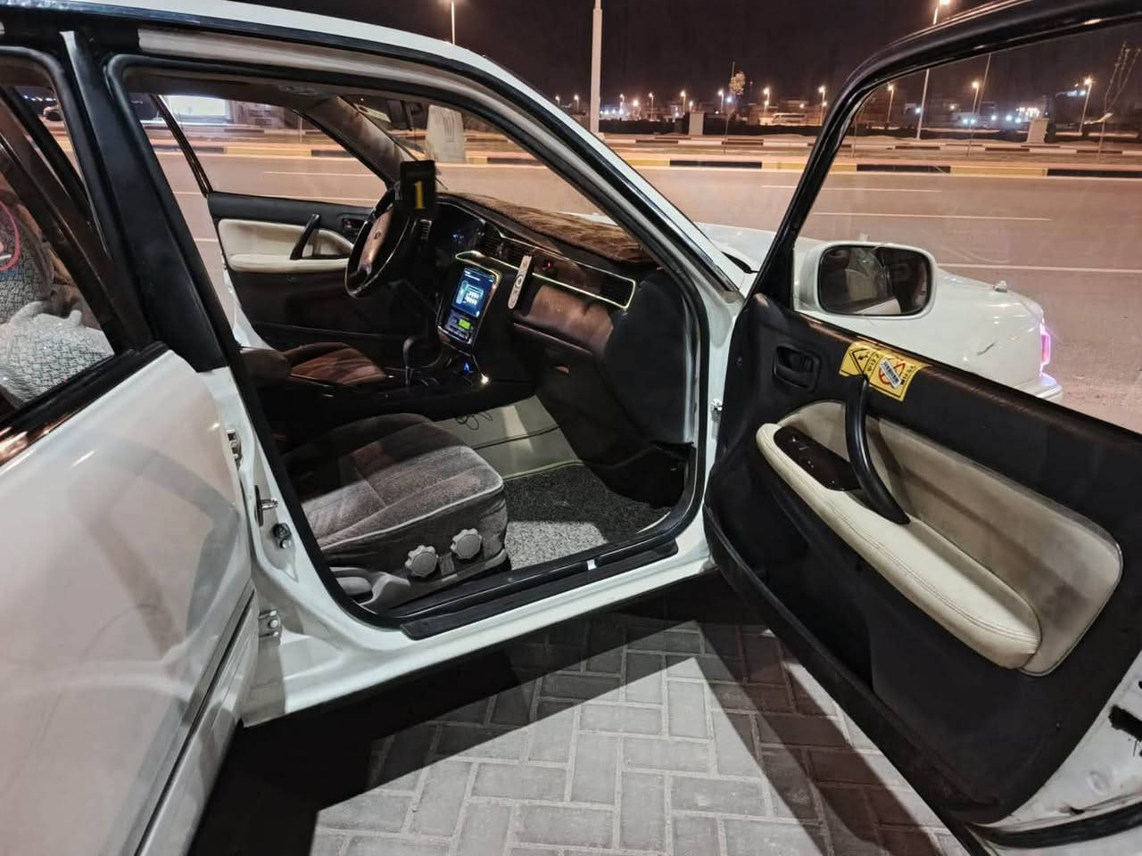 سلام عليكم راس ثور يسرة بلاد مبدله لغد لكدام صفحة الايمن سيارة متعوب علية كلش دواخل عسلية سيارة جاهزة للخير تخم تاير نضيفة سيارة كلش او بية طكات بسيطه ورقم للستفسار***********
السعر 85
