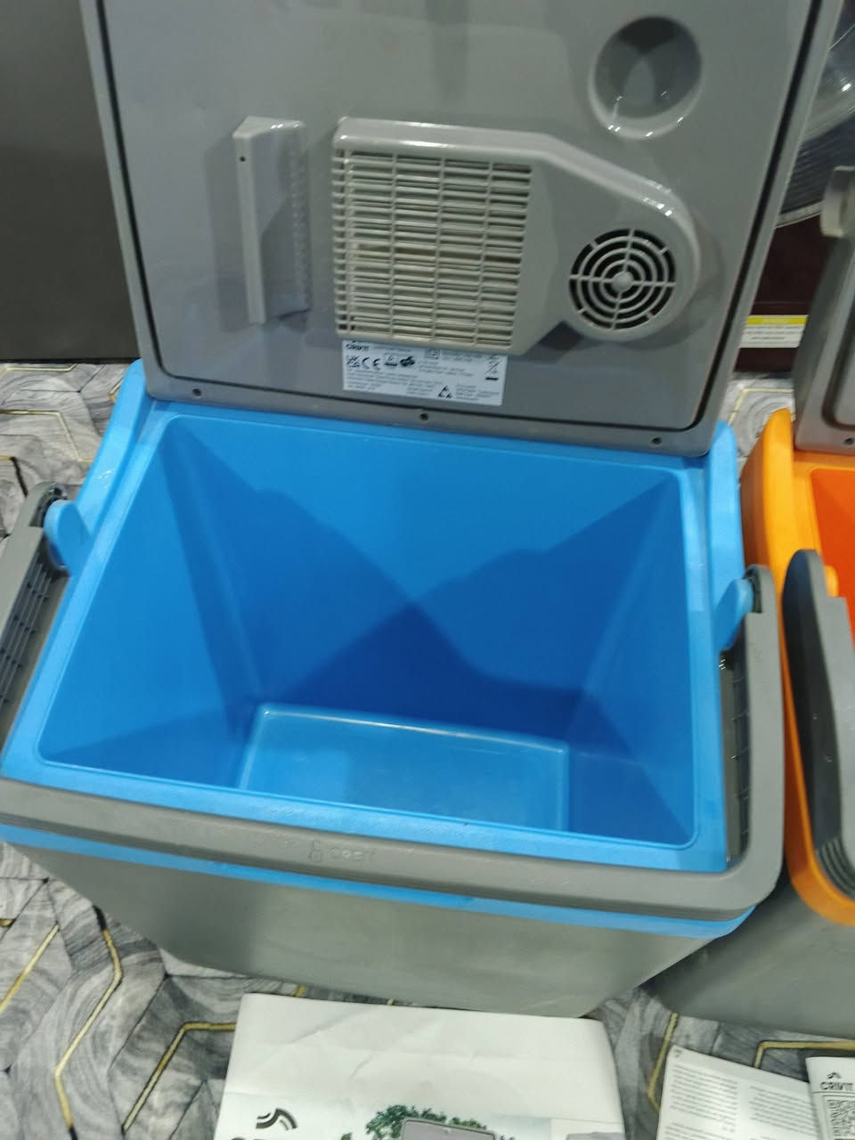 نوع المنتج: ثلاجة كهربائية محمولة (Cool Box). حار بارد
الوظيفة: تبريد وتسخين.
مصدر الطاقة: تعمل على ولاعة السيارة (12 فولت) وكهرباء المنزل (230 فولت).
السعة: تتوفر بسعة تصل إلى حوالي 29 لتر. صنع في المانية سعر واحد على 75 الف توصيل 8 الف


**إذا كنت صاحب هذا الإعلان وتريد حذفه لأي سبب، رجاءا أرسل رسالة إلى الدعم الفني**