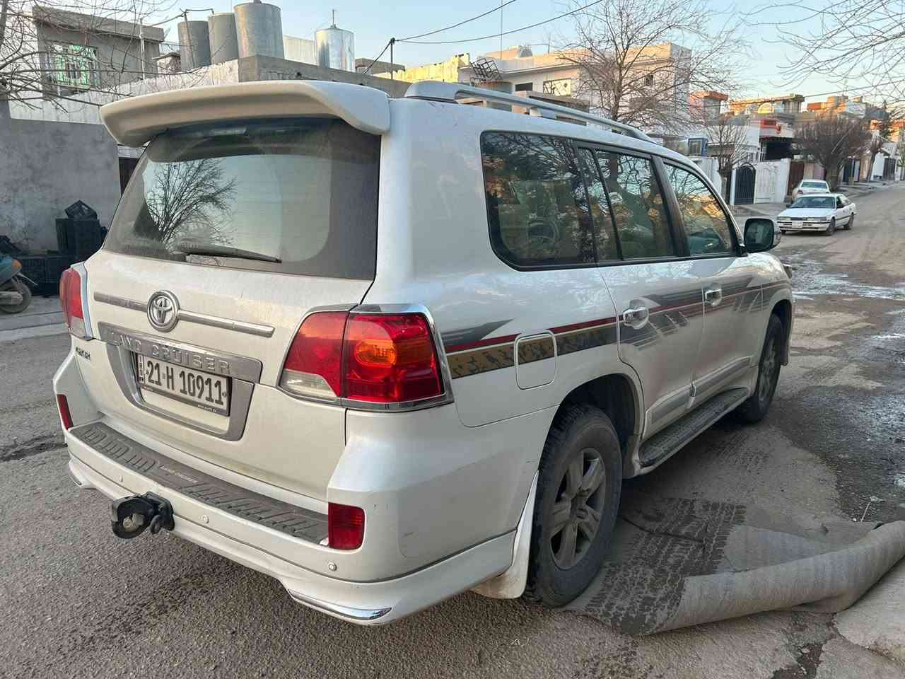 لاندکروز مۆدیل ٢٠١٢جی ئیکس جوانکاری بۆکراوە هیچ سبوخی نیە تەنیا کەمیک لەچەملغی دواوە ساردە. 
وەنەوشەیەکی زۆرپاکە بەشەرتی تحویل و غەرامە. 
نرخی ٣٥٥گەلاو کەمێک معامەلە

***********
