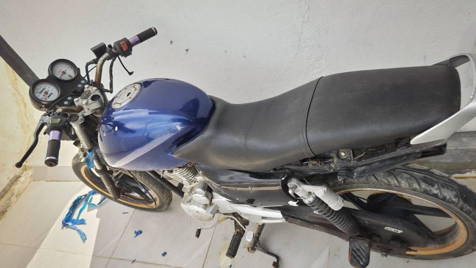 cb 400 جەڵدە لێی داوە بوە  بە cb150
گێر  ومەکینەی مەزبوتە ئیستۆپی پێش و دوای دیسکە تایەی دوای تازەیە
سعری ٢٧٥ هەزار

لە هەلەبجەی کۆنم
گۆرینەوەم هەیە حلبجة, السليمانية


**إذا كنت صاحب هذا الإعلان وتريد حذفه لأي سبب، رجاءا أرسل رسالة إلى الدعم الفني**