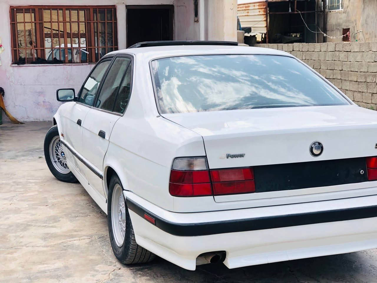 1993بیئیم 525قەپات مواسەفات گێرو مەکینە بەشەرت تەبرید دوو جام کارەبا لەسەر دەقی شەریکە ماوەتەوە لۆکە ڕێزوو احترامم بۆتان***********هیچی نیە أربيل, العراق
