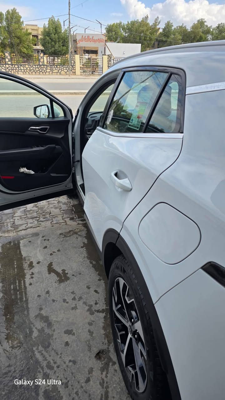 كيا سبورتاج 2024 خليجي  كفالة عامة 
بصمة تشغيل 
بصمة ابواب 
تشغيل عن بعد 
كامرة خلفية حساسات خلفية 
اوتو هولد 
هاند بريك كهرباء 
تحكم كامل من المقود+شفتات
اربع وضعيات قيادة
مانع تزحلق
الصور بعد توضح باقي مواصفتها 
السياره رقم أربيل بعدها علا وضع الشركه 
مكانها نجف 
***********
