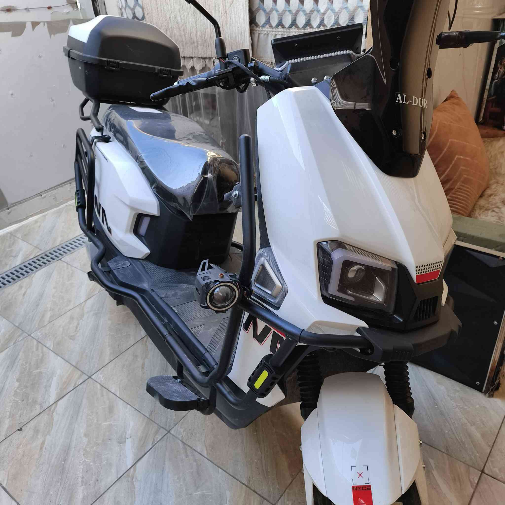 السلام عليكم دراجه شحن للبيع صاعقة 6بطاريات 32امبير بصمتين وسويجن وكارت سرعة حقيقي من 70الى 75 السعر 900وبيه مجال بسيط للاستفسار واتساب ***********العنوان بغداد حي الجهاد
