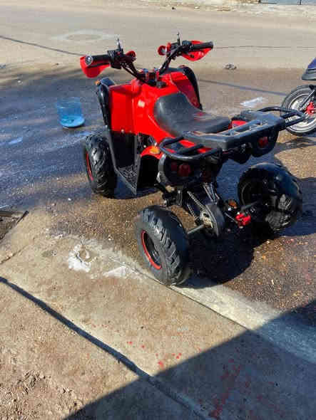 السلام عليكم دراجه رباعيه اللبيع سرعه 80مكينه خرسه بك شغال شلعه ومعدل خير من الله سلف نكره كهربايات كلهه كامله مابيهه اي نقص السعر 400وبيهه مجال المكان بغداد الشعب وهاذه رقمي ***********
