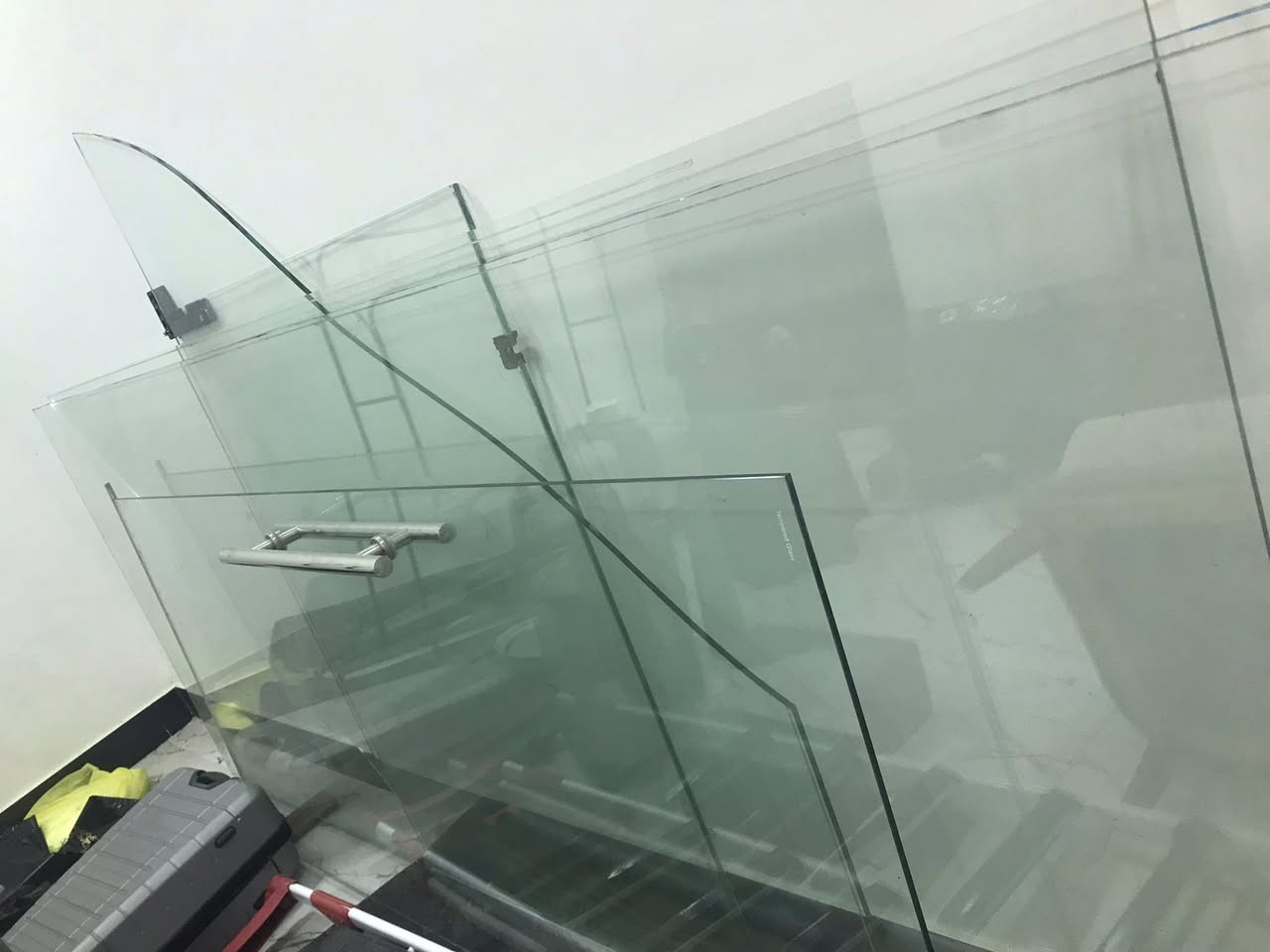 السلام عليكم قطع جام مال محل جديد 4قطع الطول4ولعرض4 مع باب الجام مستخدم قليل السعر200وبي مجال مكاني البصره الجزيره***********
