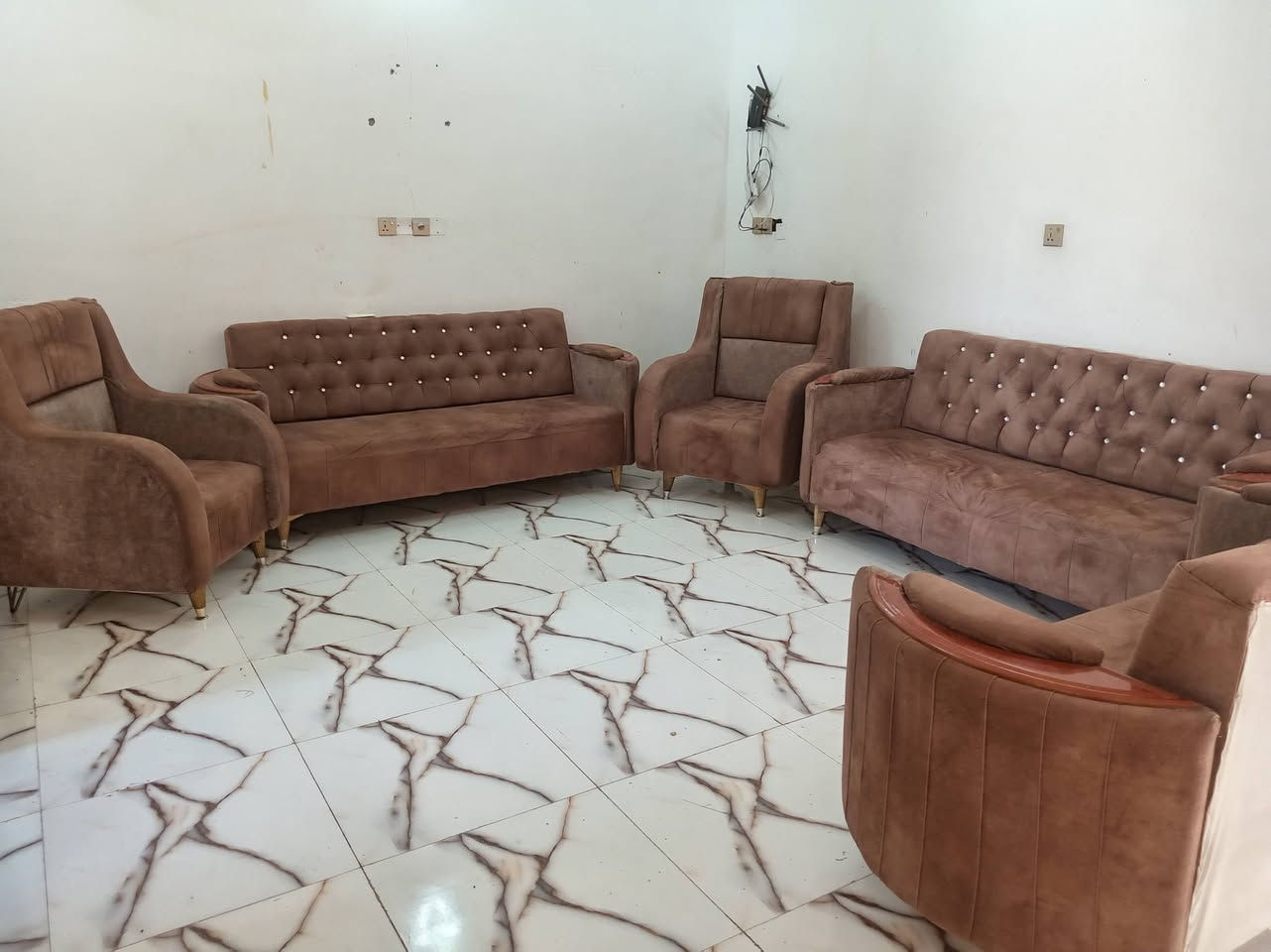 تخم 10 نفر كلش ثكيل او بي ضرر 
السعر 275
ميز نضد 150


**إذا كنت صاحب هذا الإعلان وتريد حذفه لأي سبب، رجاءا أرسل رسالة إلى الدعم الفني**