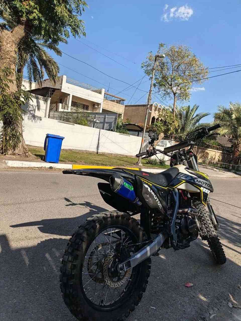 قفاز اكس موتس مرقم وباسمي دراجه نضيفه كلش وحته الهزه مالته بعدهي مخلصانه ودراجه كفاله عامه وكلش نضيفه رايده بمليونين و100 وبيه مجال ***********وتساب
