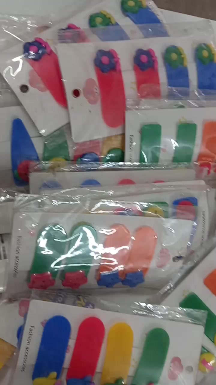 سلام عليكم عندي طباقيات العدد 70قطعه سعر 30الف ***********
