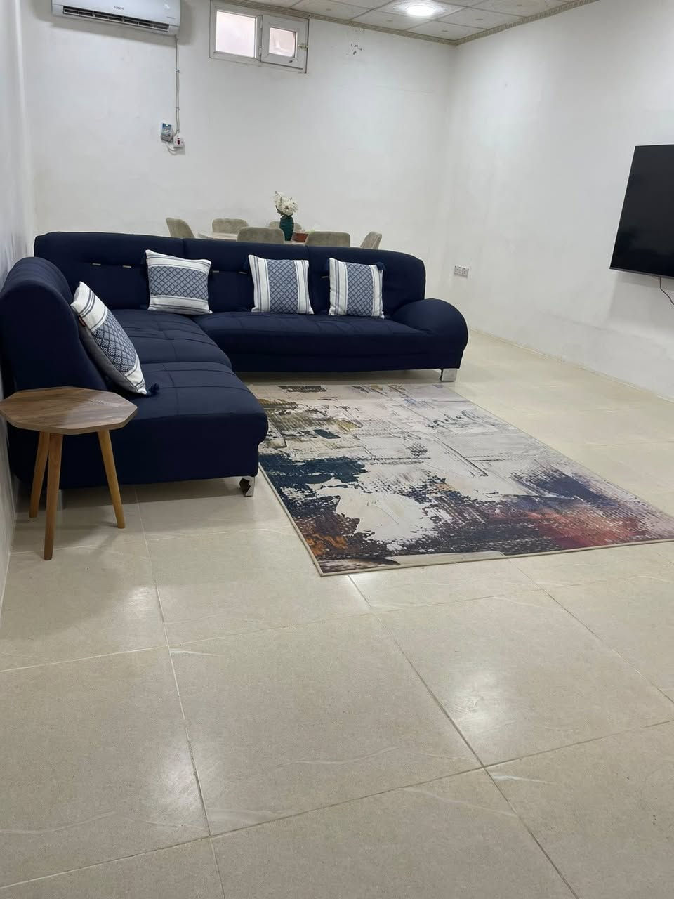 🏘🏘بيت للبيع ديالى خانقين / حي رمضان شارع السايدين طريق كلار خلف رزكار ابو تبريد 
طابو صرف ركن مساحة 240 متر واجهة 12 والنزال 20 بجانب البيت حديقة تابع للبيت 
طابق الاول 
1 غرفة نوم واستقبال وصالة كبيرة ومطبخ كبير حار وبارد ومجمع درج داخلي وخارجي ومجمع درج وكراج سيارة 
طابق الثاني 
2 غرفة نوم وصالة كبيرة ومطبخ كبير ومجمع صحيات وبيتونة 
فول سيراميك وطابق ثاني سيراميك وسقف مغربي 

السعر / 135 مليون بي مجال 

للأستفسار اكثر اتصال بالارقام فقط 
***********
***********
مكتب فريا موفق للعقار
