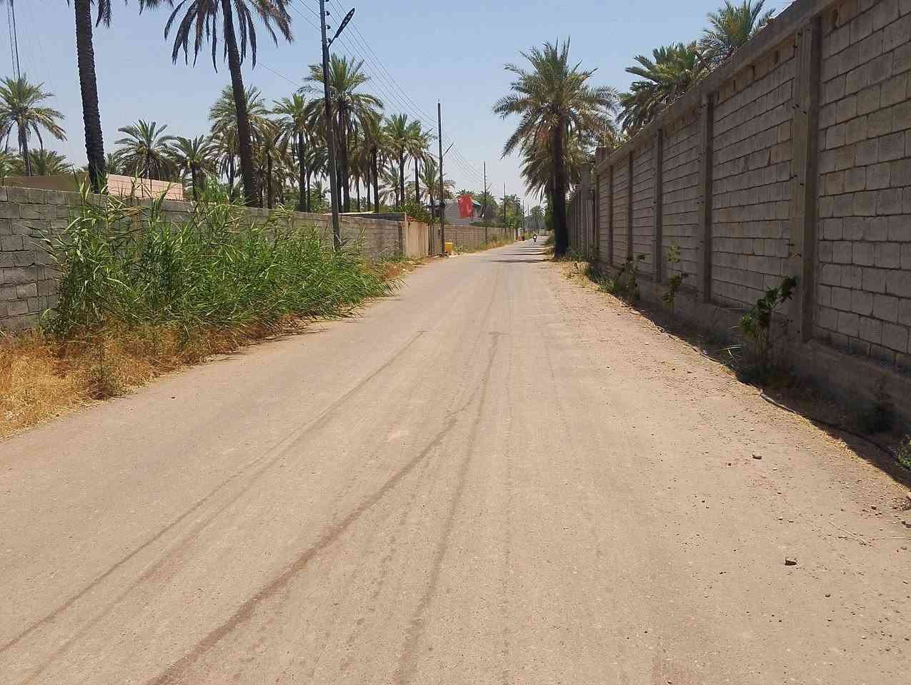سلام عليكم 
اخوان عندي قطعة ارض للبيع المساحه 545
سند 25 زراعي واجهة 11و80 نزال 48
المكان الفحامه قرب جزيرة بغداد السياحية عرض الشارع 11 متر كهرباء ومي وتبليط 
***********
