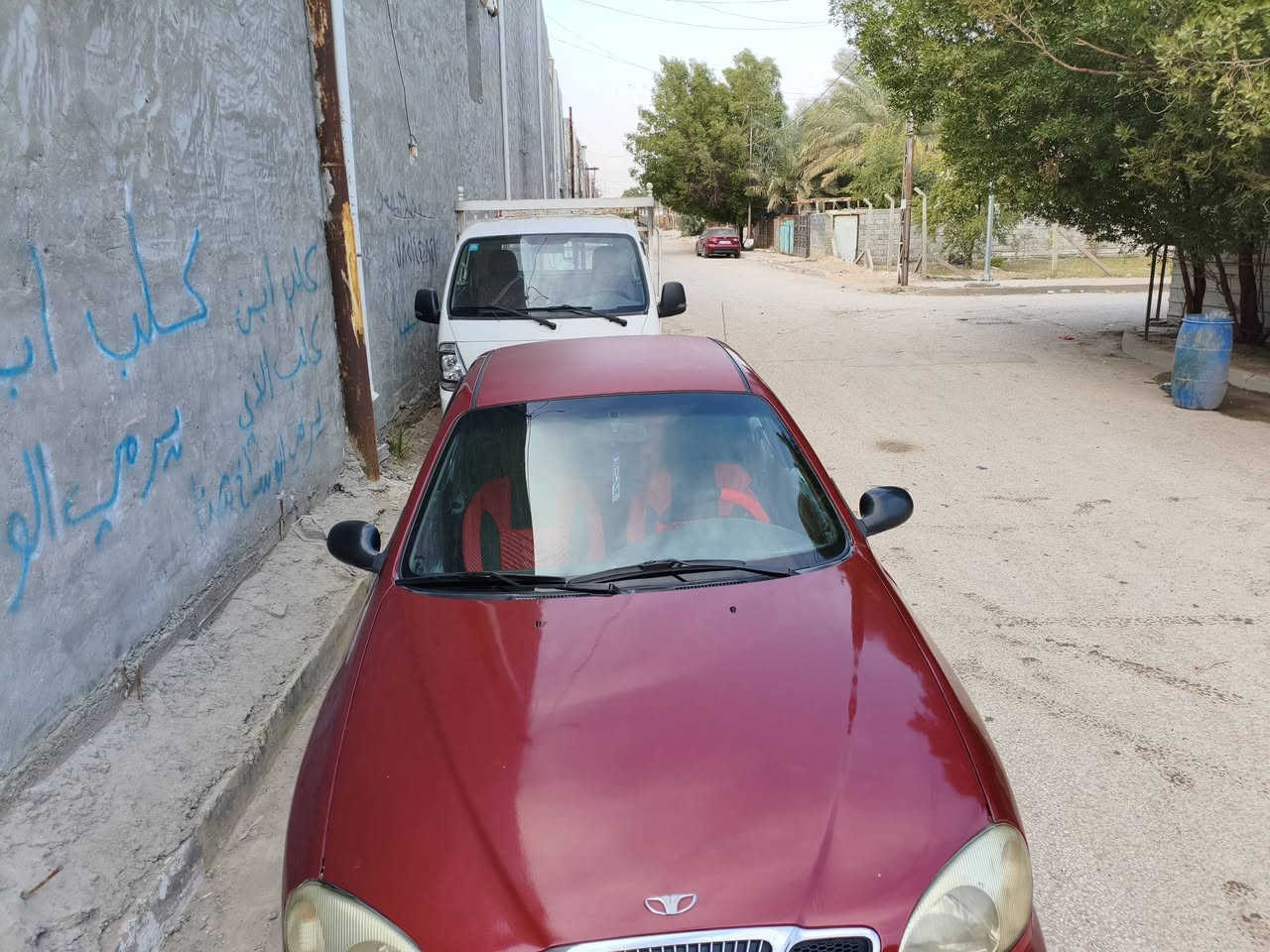 السلام عليكم دايو لانوس موديل 2001
داخل نضيف خارج نضيف صدرهة 70بل مئة تخم تاير باتري جديد جامة  أمامية جديدة لايتات  انضاف بك لايت انضاف كير عادي مكينتهة بيهة خيط تبخير سيارة بأسمي مكانها بغداد 
السعر 34 
رقم التليفون***********
