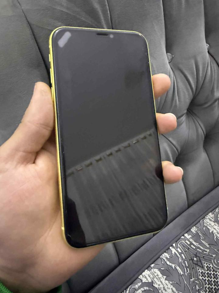 ١١ عادي .. بطارية ٧٩ بالحسابة تقرى ٨٣…… ذاكرة١٢٨ .. مستبدل شاشه فقط ***********
